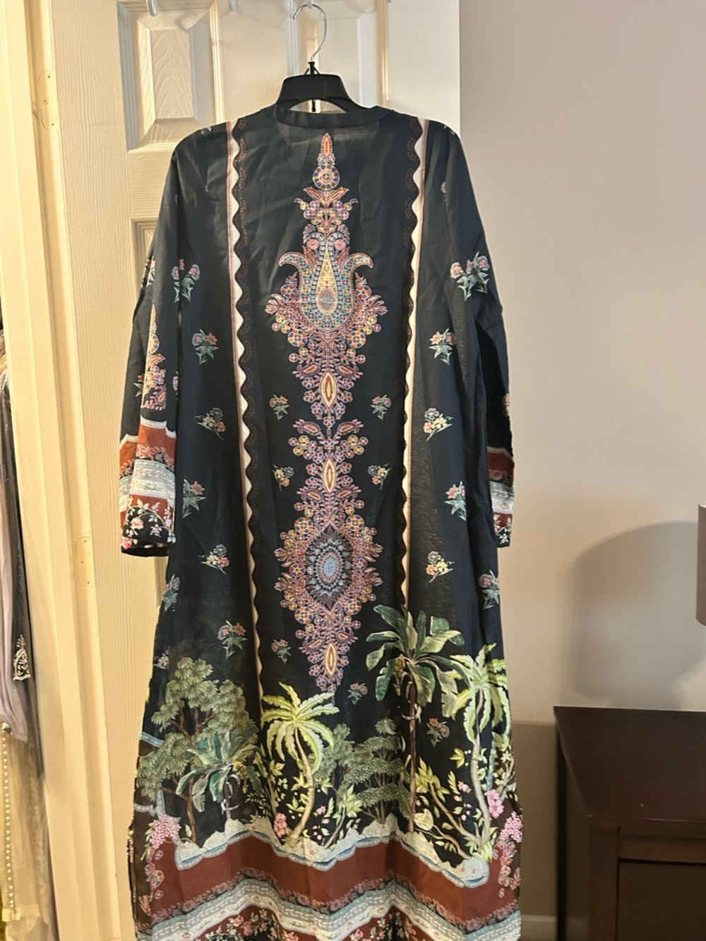 Women’s Black Floral Kaftan - Picture 3 of 3